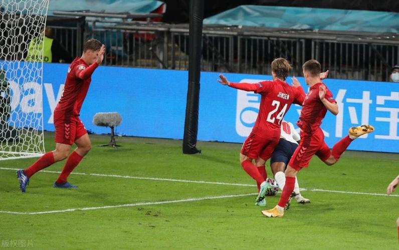 英格兰vs丹麦的踢法是什么